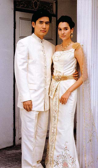 thai male wedding outfit